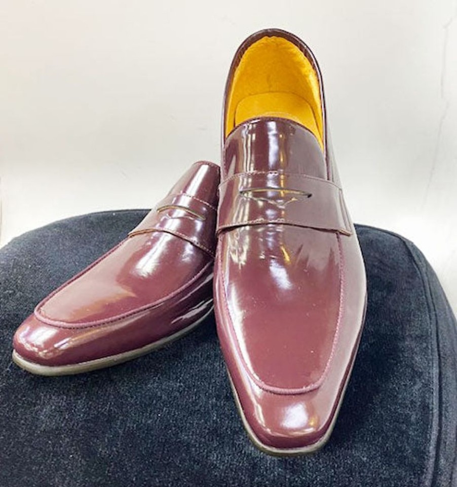 Carrucci by Maurice Style: 2240-12P-Burgundy | Loafers