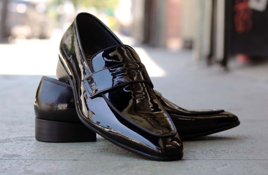 Carrucci by Maurice Style: 2240-12P-Black | Loafers