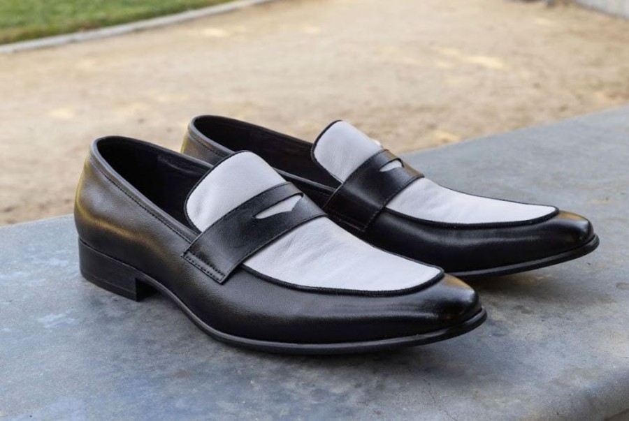 Maurice Style: 2240-12T-Black/White | Loafers