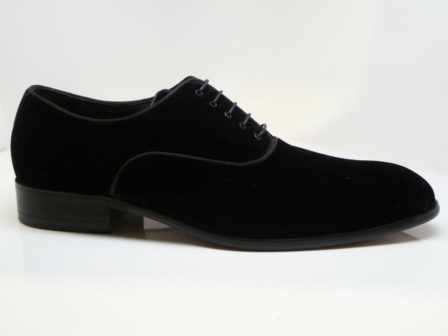 Carrucci by Maurice Velvet Lace-Up Oxford Black | Lace-Ups