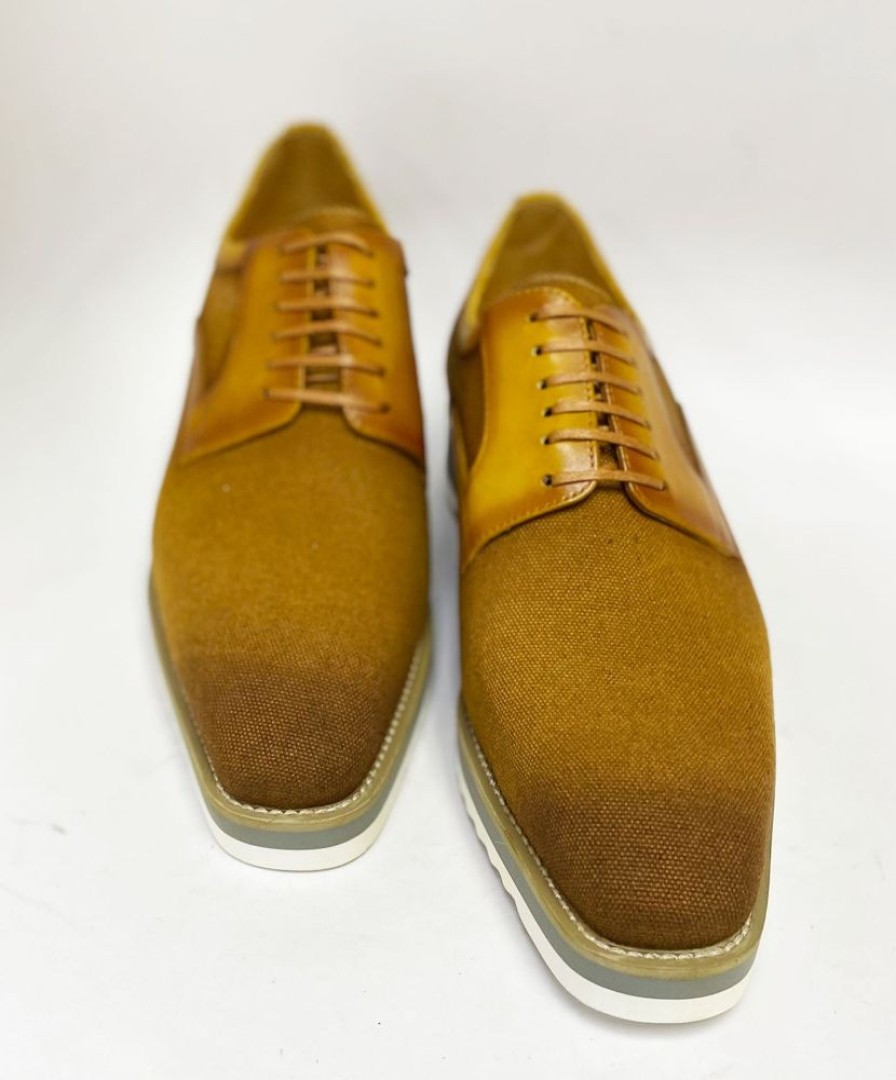 Carrucci by Maurice Style: 515-43-Cognac | Lace-Ups