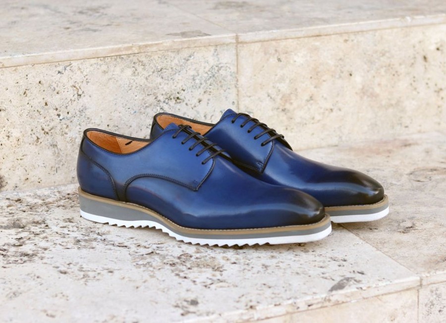 CARRUCCI Burnished Calfskin Lace-Up Shoe Navy | Lace-Ups