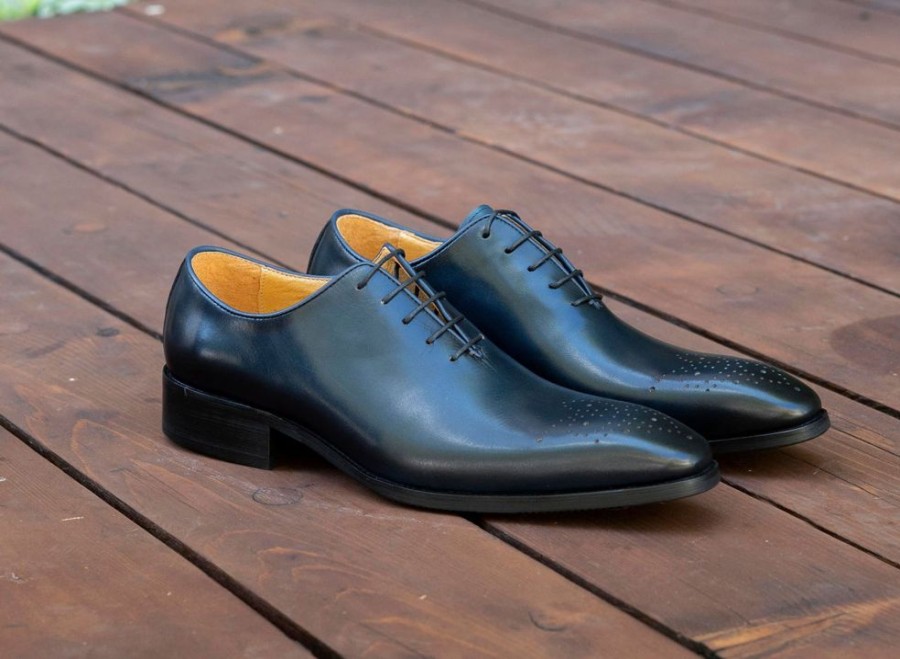 CARRUCCI Burnished Calfskin Lace-Up Oxford Navy | Lace-Ups