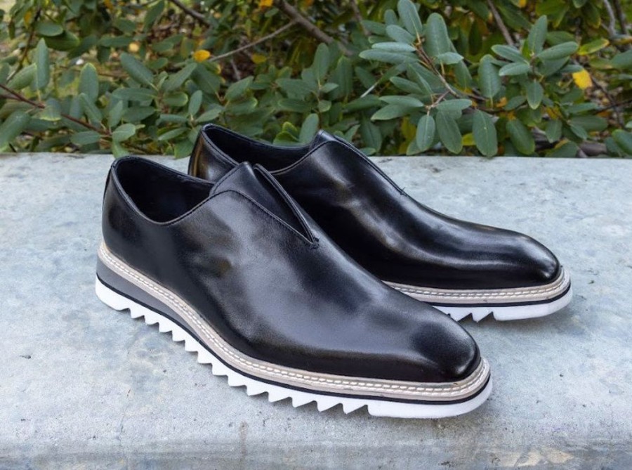 Carrucci by Maurice Style: 550-08-Black | Loafers