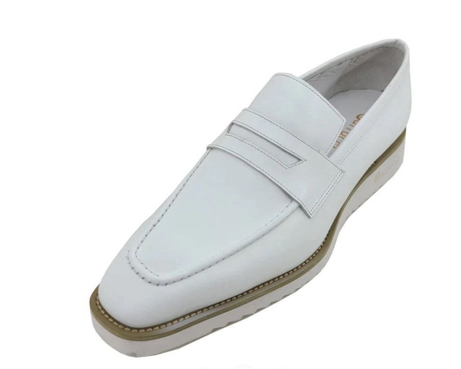 Carrucci by Maurice Style: 518-03-White | Loafers