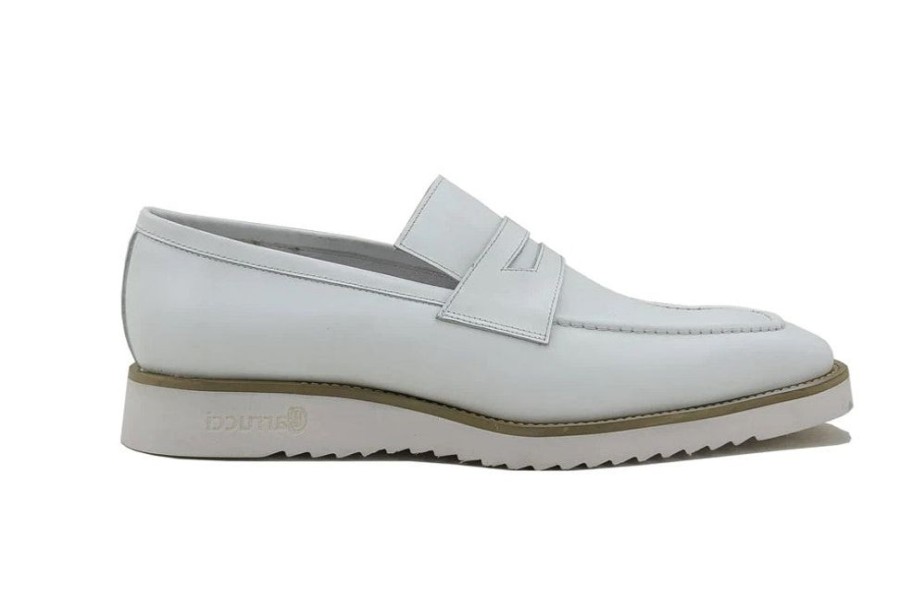 Carrucci by Maurice Style: 518-03-White | Loafers